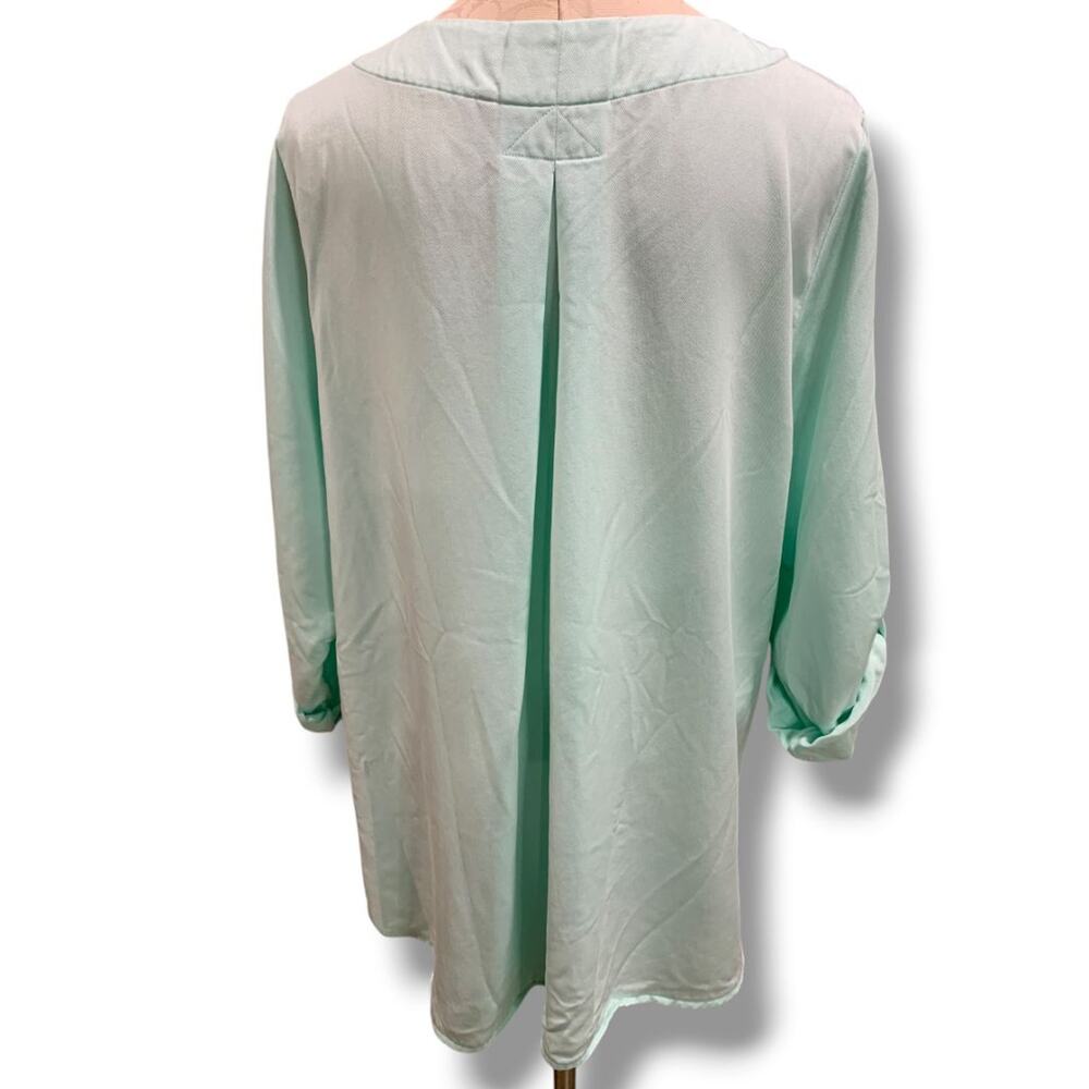 Size 1X Soft Surroundings Womens Aqua Pullover Blouse Shirt V-Neck Roll Tab - Picture 5 of 9